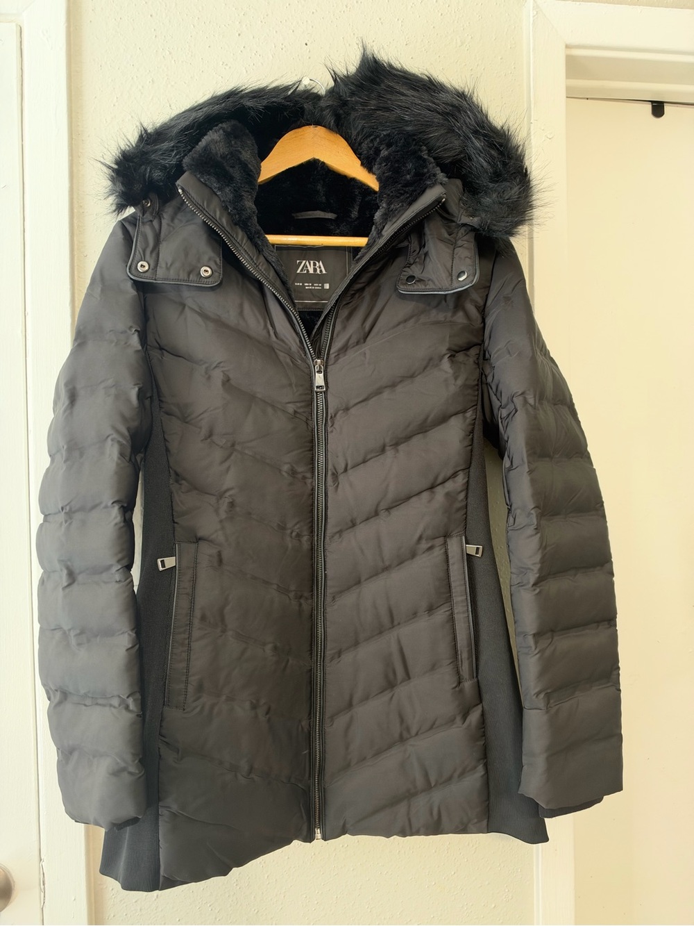 Zara Black Quilted Hooded Puffer with Faux-Fur Trim